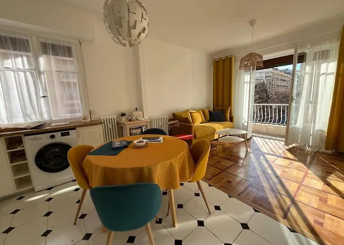 Sunny Gambetta With 3 Air Conditionings